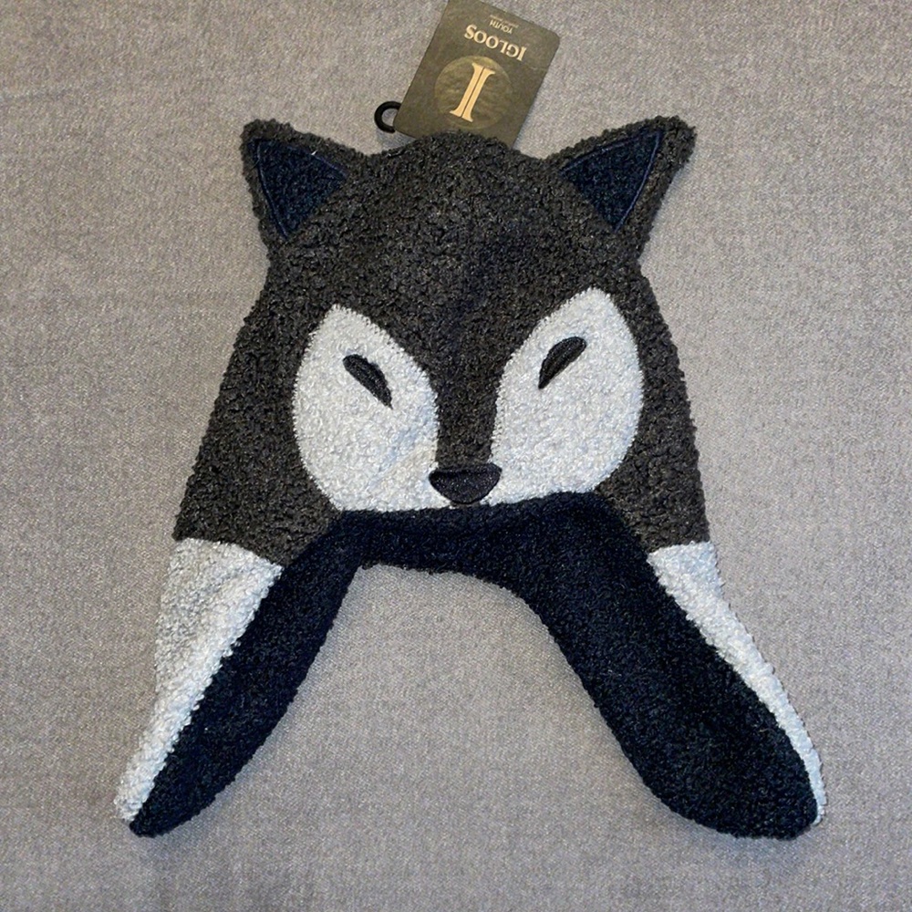 NWT.  Youth Igloos Hat.